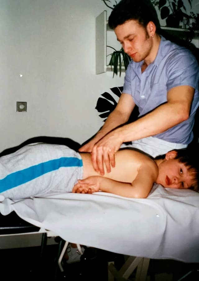 Richard při masáži, 1996